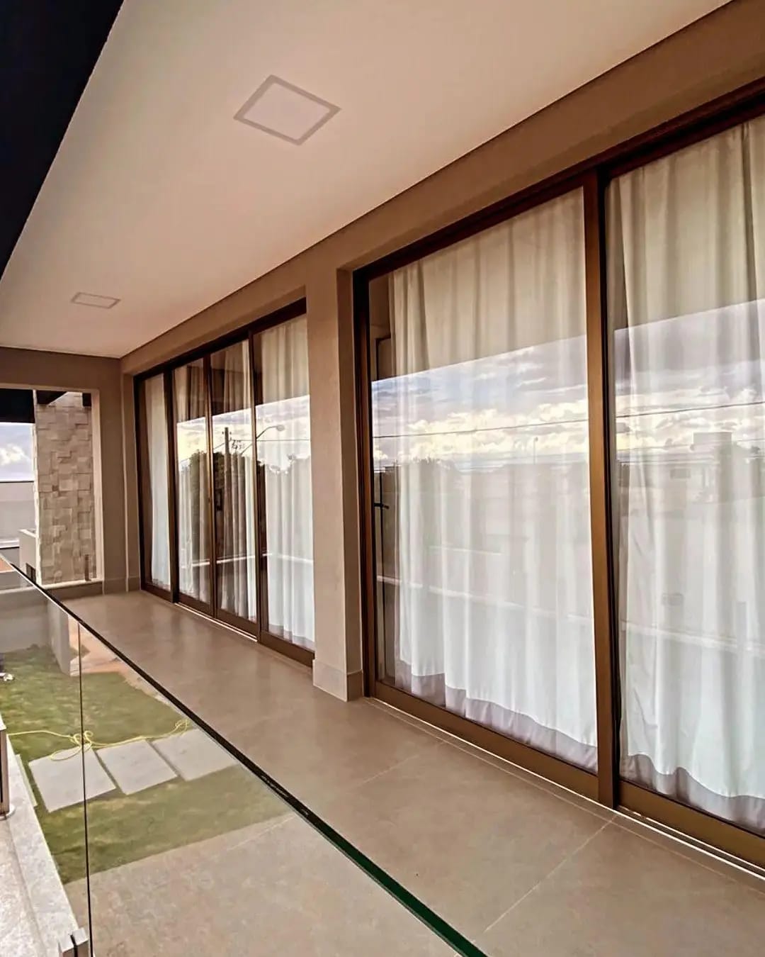 WhatsApp Image 2025-11-15 at 16.39.43 (1)